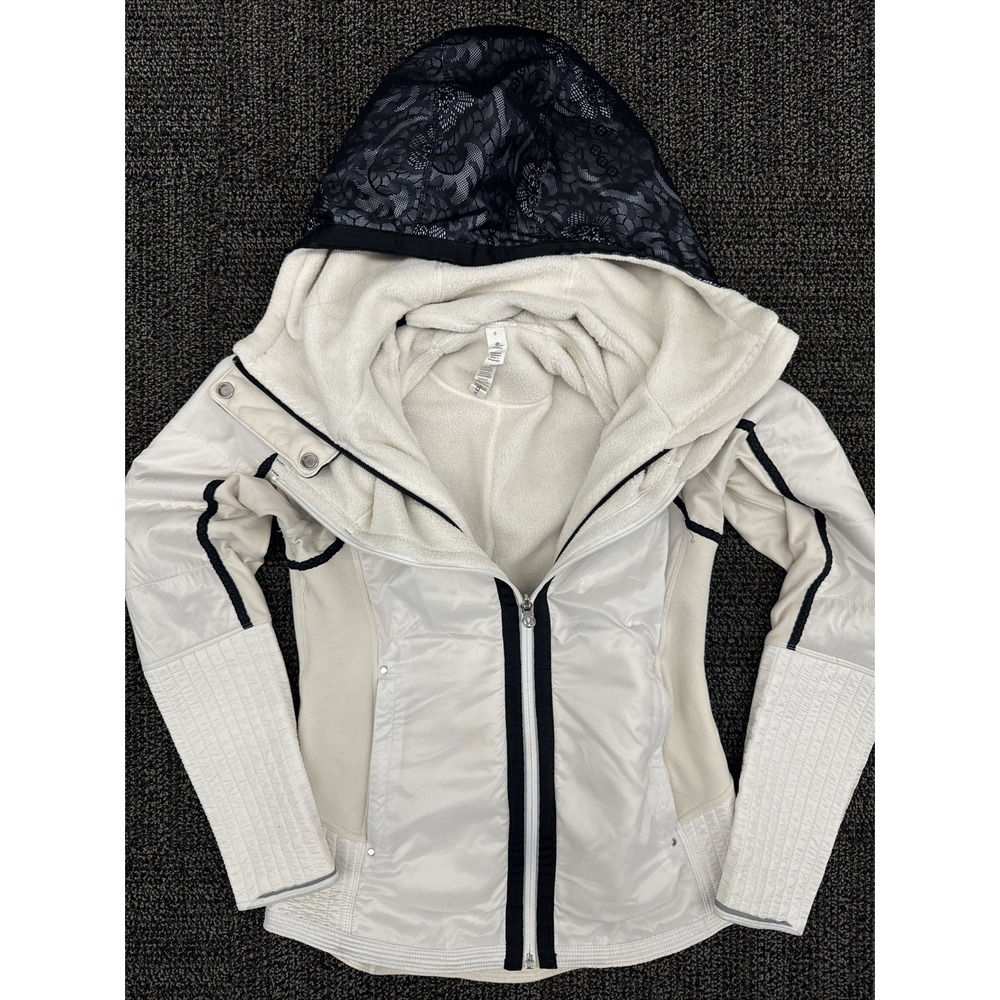 Lululemon Run: Bundle Up Jacket Polar Cream White Women size 6